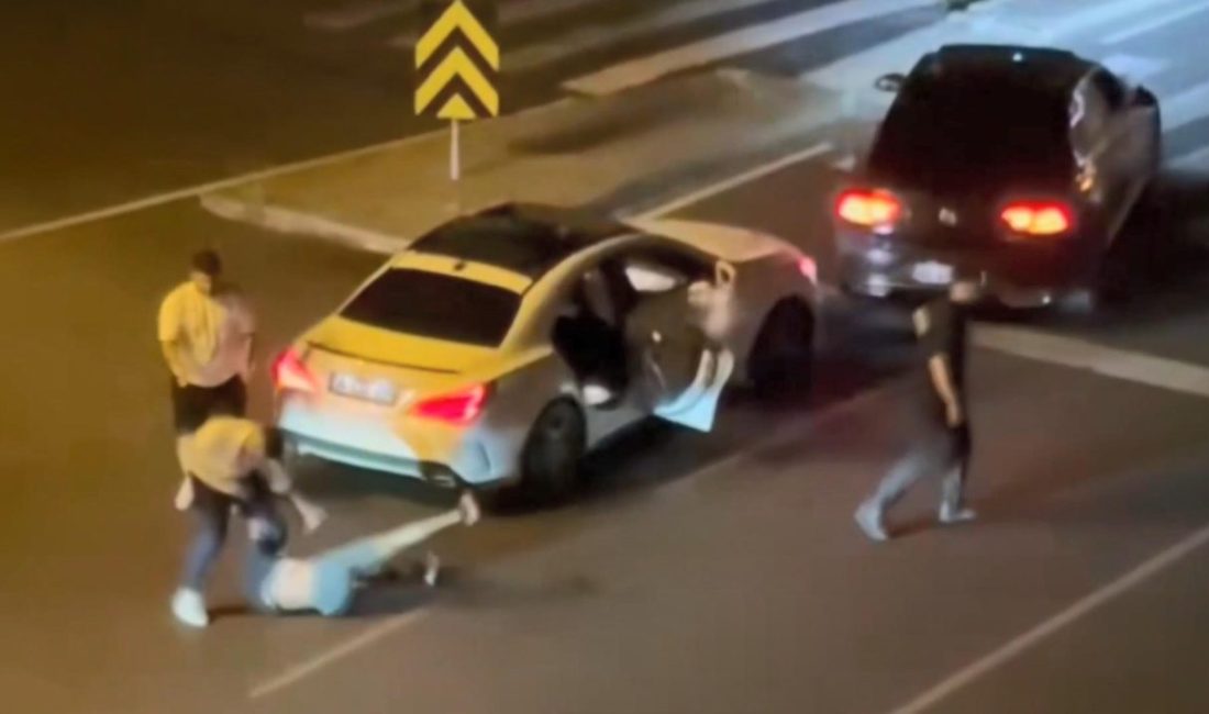 Vehbi DEMİR / İSTANBUL – BAŞAKŞEHİR’de trafikte tartışmaya başlayan, diğer