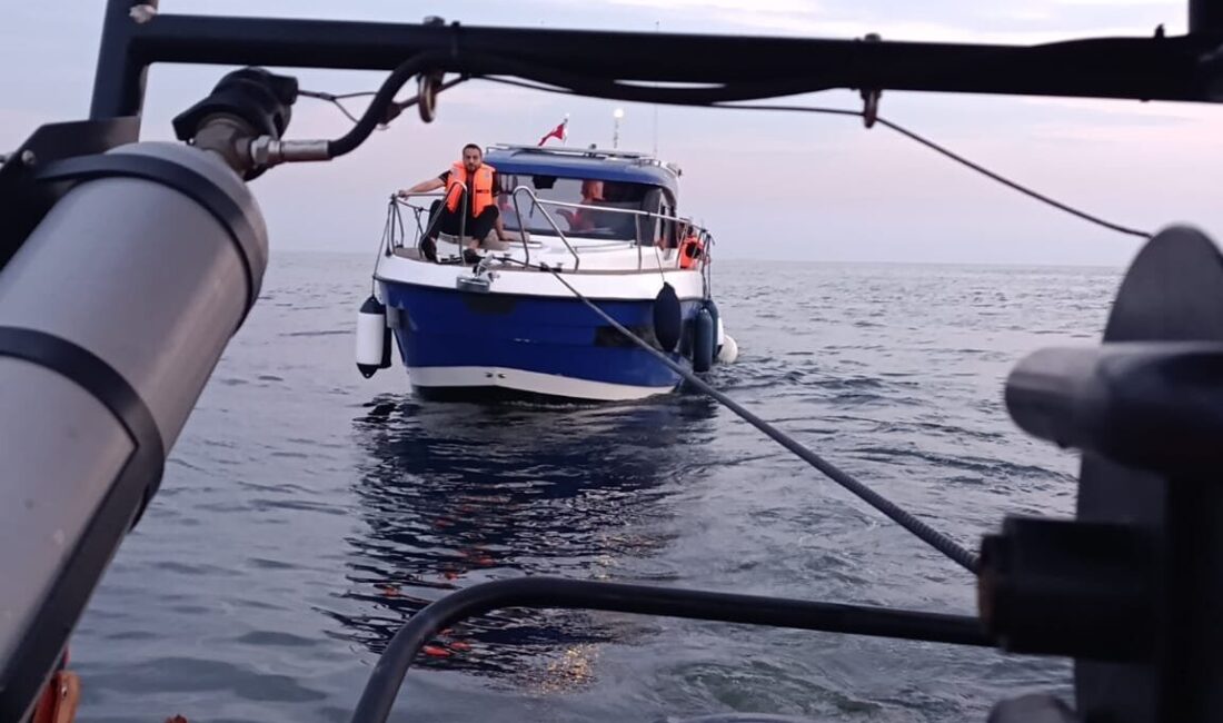 İSTANBUL, – MARMARA Denizi’nde Beylikdüzü açıklarında makine arızası nedeniyle sürüklenen