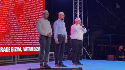 CUMHURİYET MEYDANI’NDA ÇELENK TÖRENİ DÜZENLENDİ Çanakkale’de 15 Temmuz Demokrasi ve