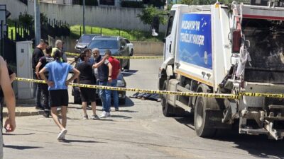 Özgül ATABEY/MUDANYA, (Bursa), – BURSA’nın Mudanya ilçesinde, çöp kamyonunun altında