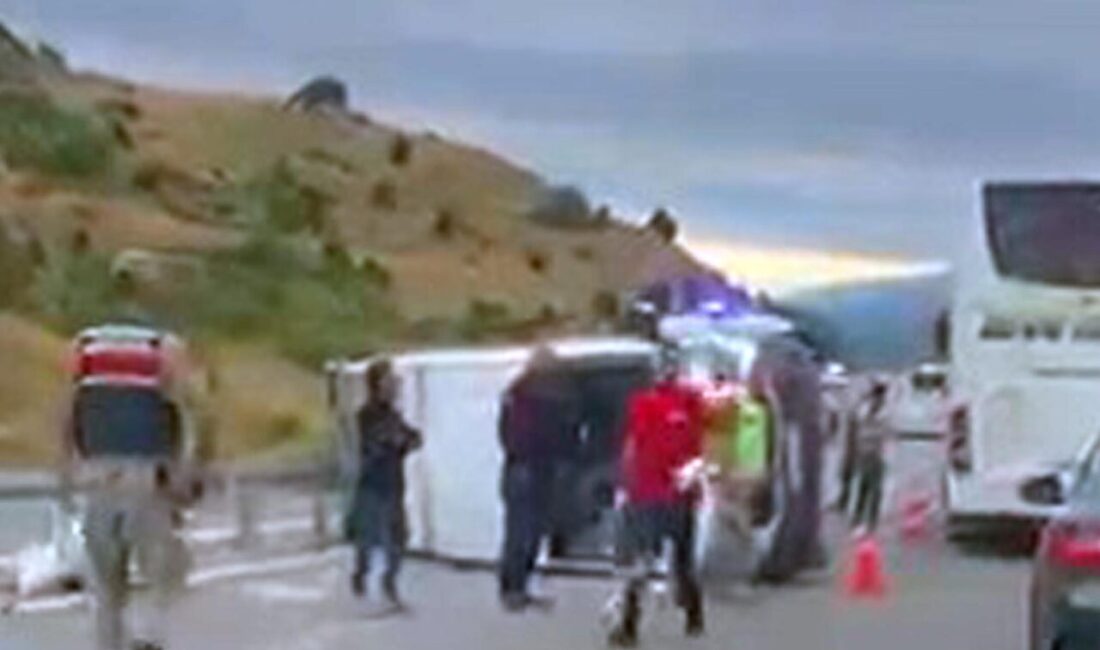 Muzaffer KOŞAN/ERZİNCAN, -ERZİNCAN’da devrilen minibüsteki 6’sı çocuk 16 kişi yaralandı.