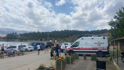 Tekin YALÇINKAYA/ELAZIĞ, – ELAZIĞ’ın Sivrice ilçesindeki Hazar Gölü’nde batan kayıktaki
