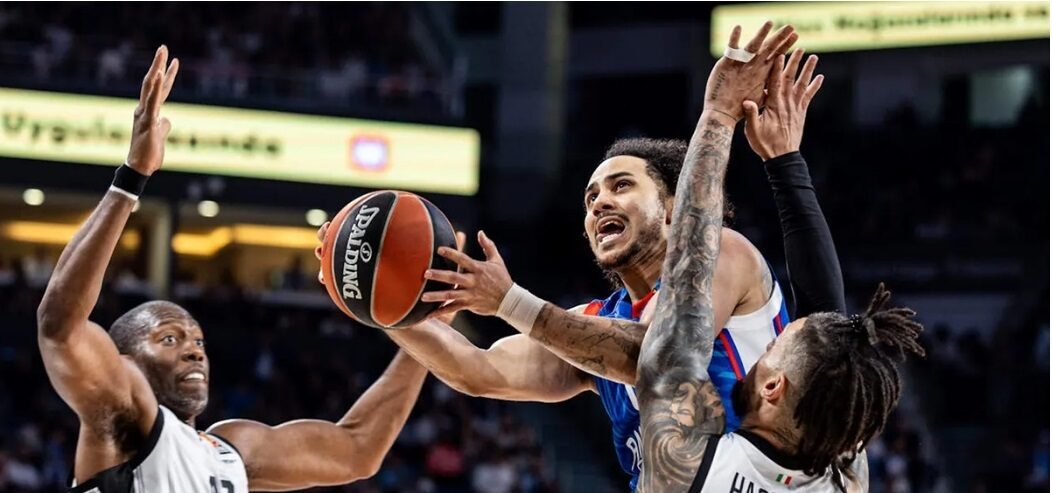 İSTANBUL, -FENERBAHÇE Erkek Basketbol Takımı, son olarak Anadolu Efes forması