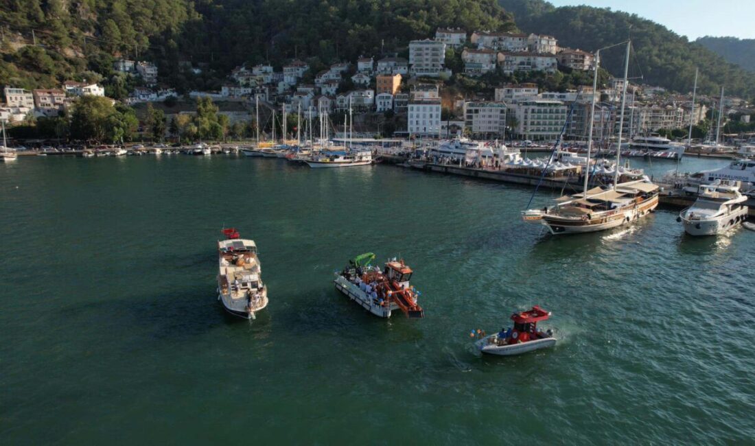 Sedat ÜNAL/FETHİYE(Muğla), -MUĞLA’nın Fethiye ilçesinde körfez temizliği için hazırlıkların tamamlandığı,