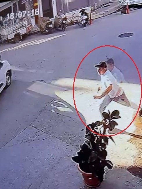 VURMAK İÇİN PEŞİNDEN SİLAHLA KOŞTU Bursa’nın Orhangazi ilçesinde E.T.’nin (21),