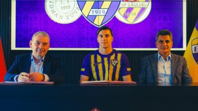 İSTANBUL, – SÜPER Lig ekiplerinden Eyüpspor, Polonyalı kanat oyuncusu Konrad