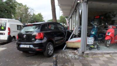 İsa ALMAÇAYIR / İSTANBUL, – KADIKÖY’de sürücüsünün direksiyon hakimiyetini kaybettiği