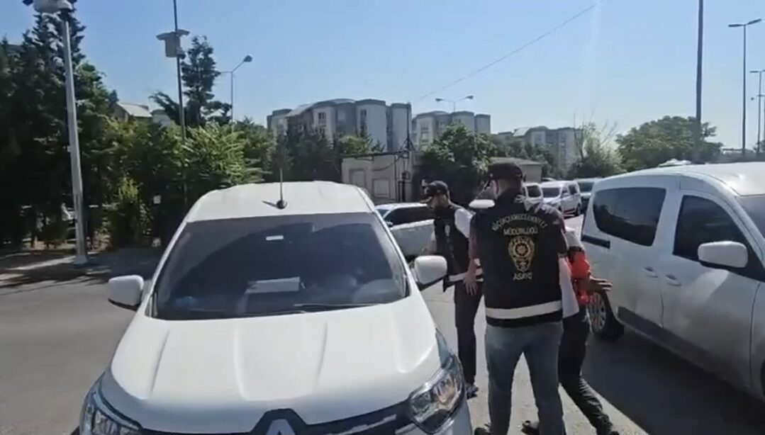 Vehbi DEMİR- Altunay TUGA / İSTANBUL, – KÜÇÜKÇEKMECE’de polis ekipleri