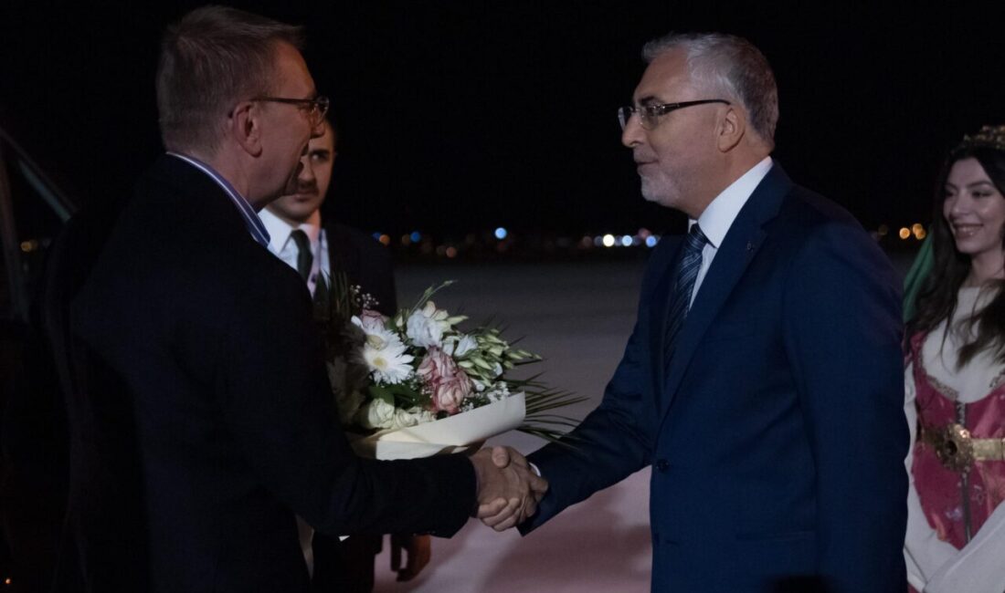ANKARA, – LETONYA Cumhurbaşkanı Edgars Rinkēvičs, NATO Zirvesine katılmak için