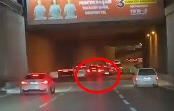 Yiğithan HÜYÜK/ BURSA, – BURSA’nın Osmangazi ilçesinde yoğun trafikte lüks