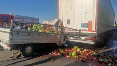 Hasan YİĞEN/KULA,(Manisa), -MANİSA’nın Kula ilçesinde kamyonetin TIR’a arkadan çarpması sonucu