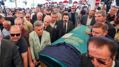 Gizem CENGİL-Emirhan YÜZÜGÜLDÜ/ANKARA, – ESKİ CHP Genel Başkanı Deniz Baykal’ın