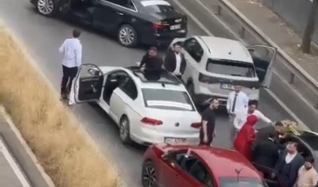 Mert ORDU / İSTANBUL, – PENDİK’te düğün konvoyu sırasında yolu