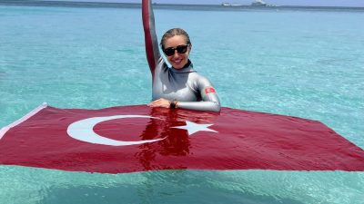 KAŞ, (Antalya), – MİLLİ sporcu ve serbest dalış dünya rekortmeni