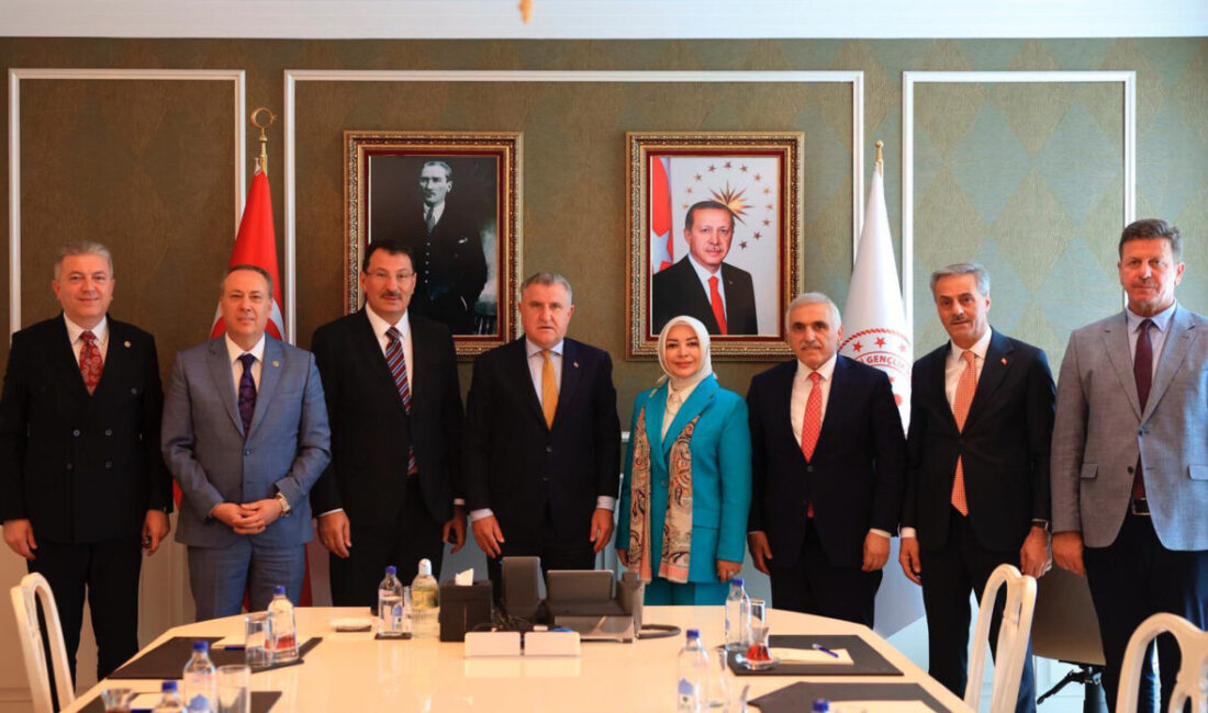 Serhat YILMAZ/ARİFİYE(Sakarya), SAKARYA Büyükşehir Belediye Başkanı Yusuf Alemdar, Ankara’da Gençlik