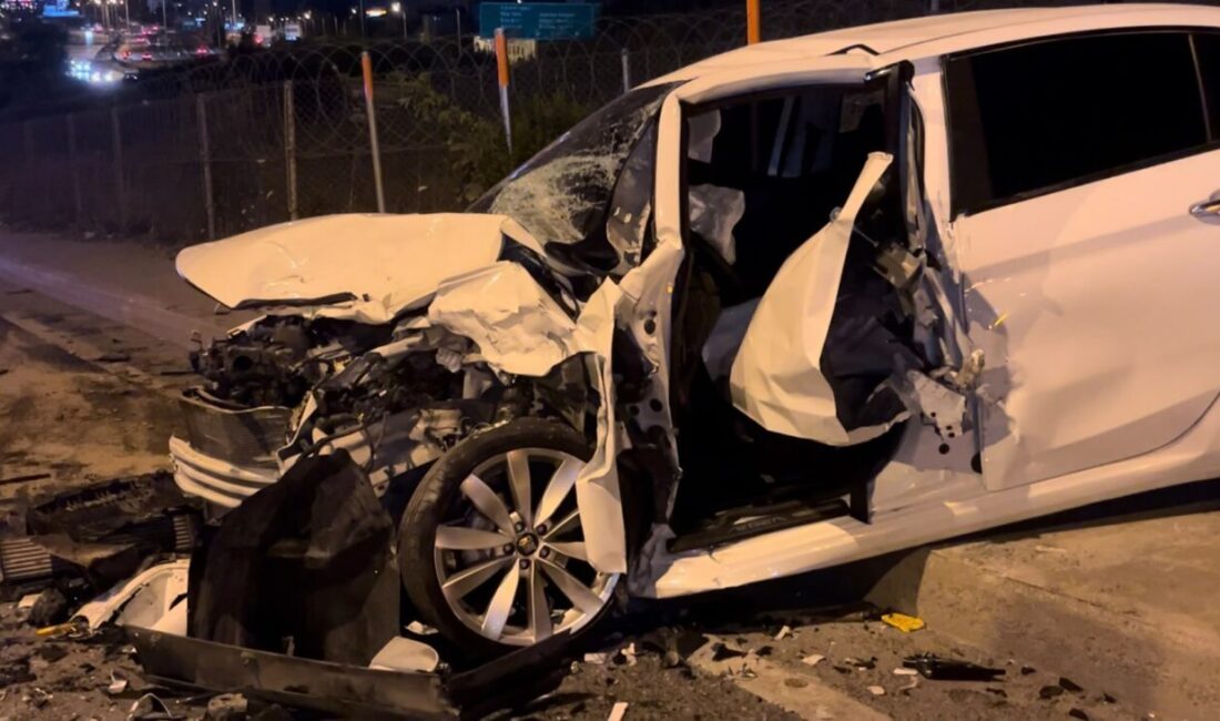 Mehmet Kaan KURT/İSTANBUL, – SANCAKTEPE’de otomobilin karşı yönden gelen cip