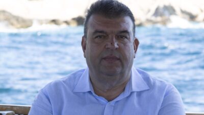 İZMİR, – İZMİR’de yürütülen soruşturma kapsamında tutuklanıp görevinden uzaklaştırılan Seferihisar