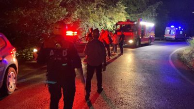 Yavuz YILMAZ/ İNEGÖL(Bursa), – BURSA’nın İnegöl ilçesinde uçurum kenarında devrilmiş