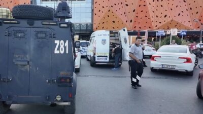 Mert ORDU/İSTANBUL, – ÜMRANİYE’de bir alışveriş merkezindeki kafeye silahlı saldırı
