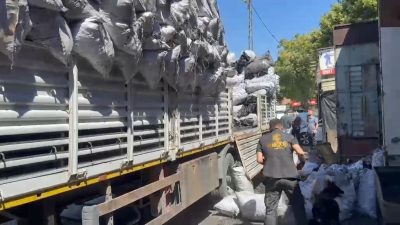 Umutcan ÖREN/ANKARA, – ANKARA’nın Altındağ ilçesinde polis ekiplerince durdurulan kömür