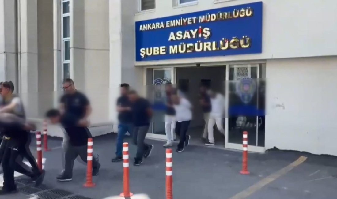 Kadircan GÜLER/ANKARA, – ANKARA’da bazı cadde ve işletmelerin önünde korsan