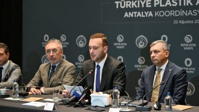 Mehmet ÇINAR/ANTALYA, – SIFIR Atık Vakfı’nın Antalya Valiliği himayesinde, plastiklerin