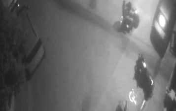 İhsan DÖRTKARDEŞ/İSTANBUL, – AVCILAR’da park halindeki motosikletin yanına gelen 2