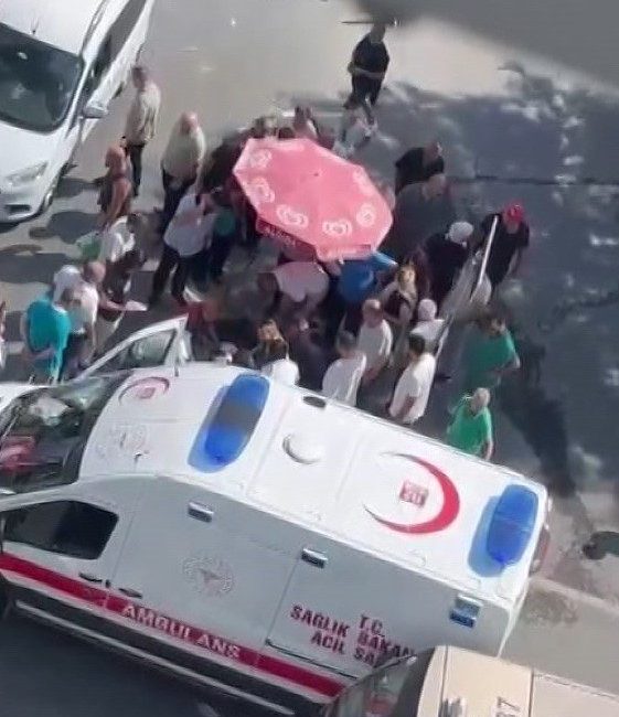 Özgür EREN /İSTANBUL BAHÇELİEVLER’de husumetli olduğu şoförü minibüste bacağından vurdu.