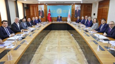 ANKARA, – TİCARET Bakanı Ömer Bolat, Hizmet İhracatçıları Birliği (HİB)