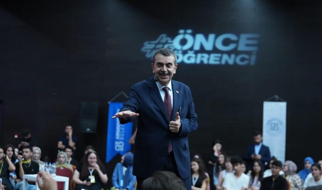 İSTANBUL, – Arnavutköy Belediyesi tarafından gerçekleştirilen Tercih Destek Programı’nda üniversite