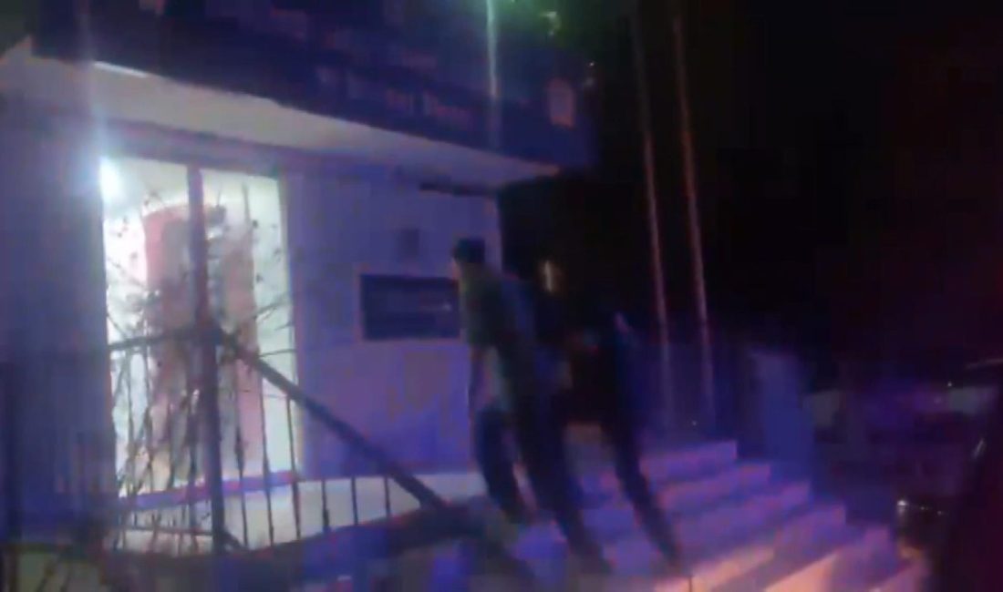 Mehmet Kaan KURT/İSTANBUL, – BAKIRKÖY’de bir parkta uygunsuz davranışlarda bulundukları