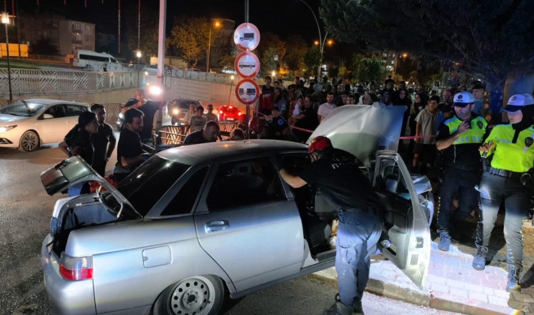 Yavuz YILMAZ/ İNEGÖL(Bursa), – BURSA’nın İnegöl ilçesinde kontrolden çıkan otomobil,