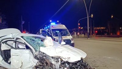 Barış YILMAZ -MUHAMMET SEZGİN/ BURSA, – BURSA’nın Nilüfer ilçesinde otomobil