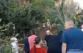 İSTANBUL, – Büyükçekmece’de toprak kayması meydana geldi. İhbar üzerine olay