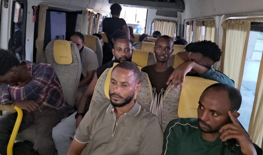 Olgay GÜLER/ EDİRNE, – EDİRNE’de polisin bir minibüste yaptığı aramada