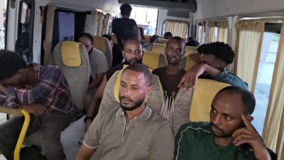 Olgay GÜLER/ EDİRNE, – EDİRNE’de polisin bir minibüste yaptığı aramada