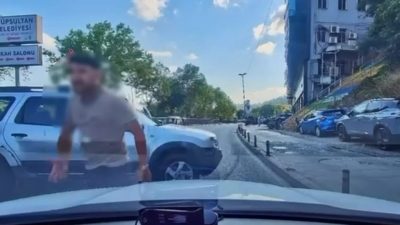 Emre KURT-Hiba HAKBİLİR/İSTANBUL, – Eyüpsultan’da iddiaya göre korna çalınmasına sinirlenen