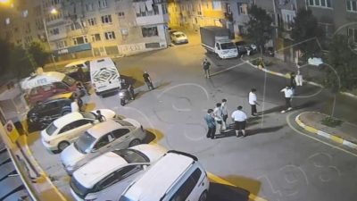 İSTANBUL, – FATİH’te, sanal medyada tartışan iki grubun park önünde
