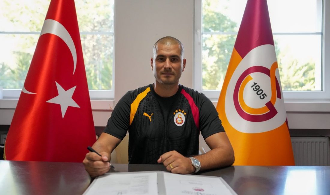 İSTANBUL, – GALATASARAY, eski futbolcusu Eren Derdiyok’un kulübün altyapısında görev