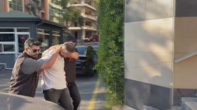 Ali AKSOYER/ İSTANBUL, – GAZİOSMANPAŞA’da bir yufkacının önünde eski sevgilisi