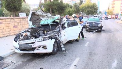 İsa ALMAÇAYIR/İSTANBUL, – KARTAL’da sürücüsünün direksiyon hakimiyetini kaybettiği otomobilin, park