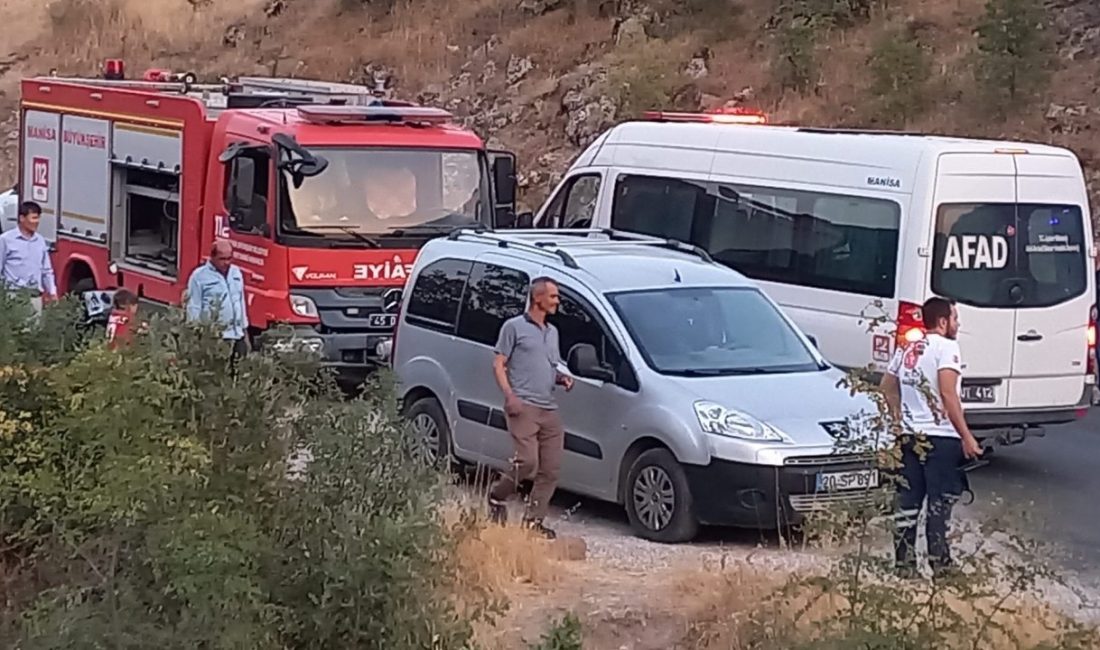 Serkan ÖZCAN/ YUNUSEMRE(Manisa), – MANİSA’nın Yunusemre ilçesinde, serinlemek için dereye