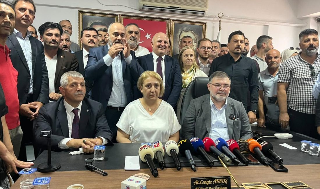 Seza Nur ALPDÜNDAR/İZMİR, -İZMİR’de Menderes Belediye Başkanı İlkay Çiçek’in tutuklanıp,