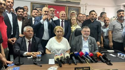 Seza Nur ALPDÜNDAR/İZMİR, -İZMİR’de Menderes Belediye Başkanı İlkay Çiçek’in tutuklanıp,