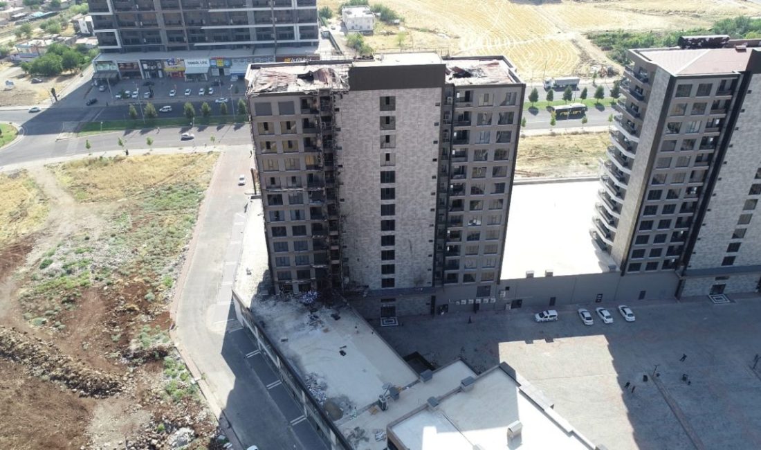 Gıyasettin TETİK-Hüseyin İÇLİ/DİYARBAKIR, – DİYARBAKIR’da 13 katlı bir plazada çıkan,