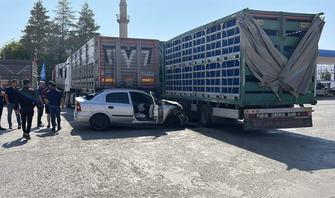 Uğur YİĞİT/SİVAS, – SİVAS’ta polisten kaçan sürücünün otomobili, akaryakıt istasyonunda