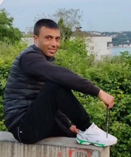 Hasan YILDIRIM-Doğan Can CESUR / İSTANBUL – SARIYER’de parkta oturan