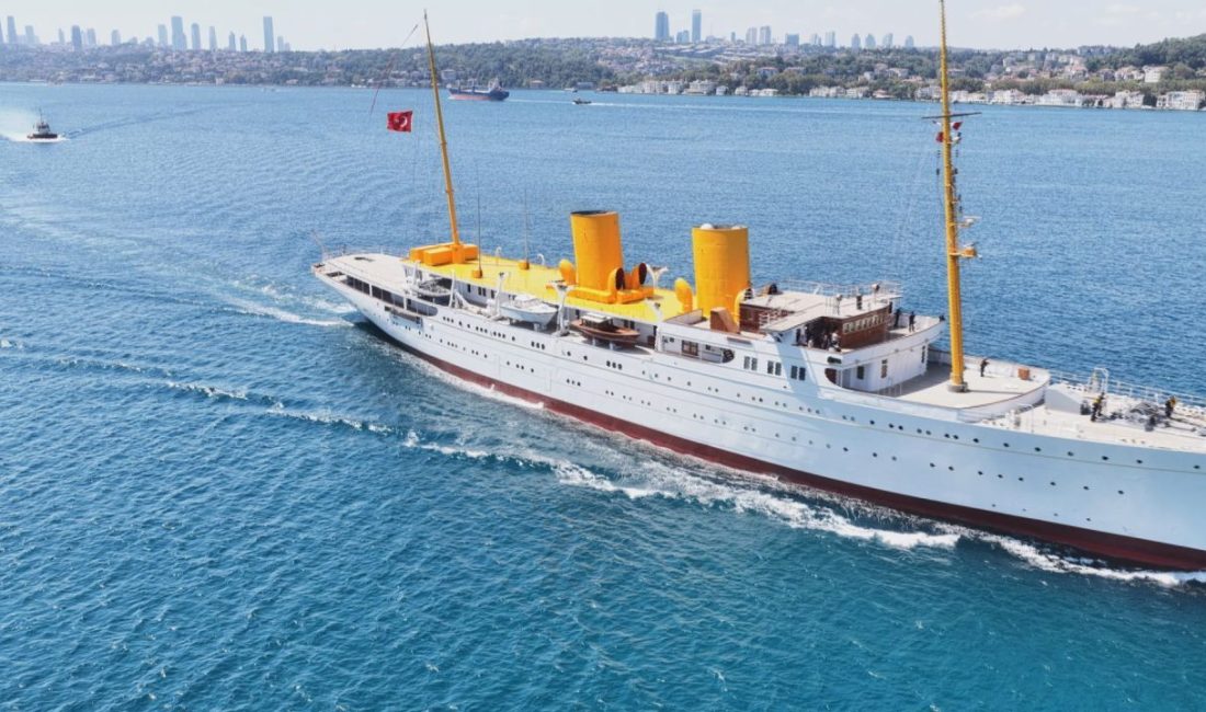 İSTANBUL, – TCG Savarona, İstanbul Boğazı geçişinin ardından Sarıyer Büyükdere