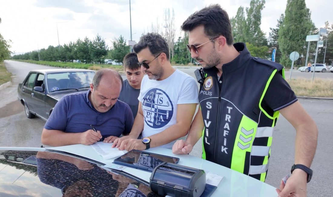 Oktay POLAT/ERZURUM, – ERZURUM’da taksici Cüneyt Özdemir (45), telefon uygulamasından